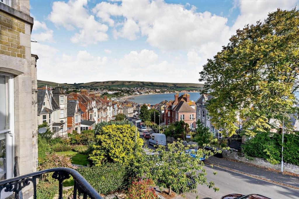 Dizzy Heights Swanage Sleeps 10 With Amazing Views Villa Exterior photo