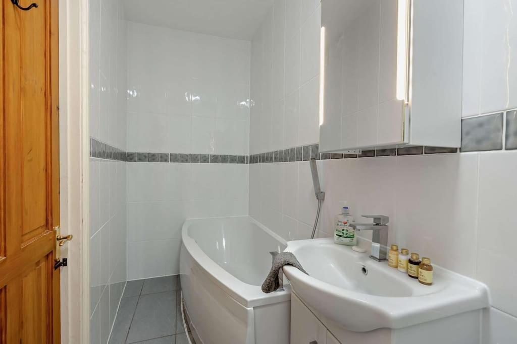 Dizzy Heights Swanage Sleeps 10 With Amazing Views Villa Exterior photo